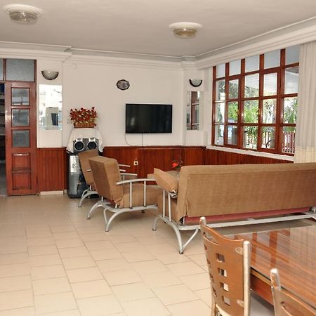 Cemre Otel Анталия Екстериор снимка