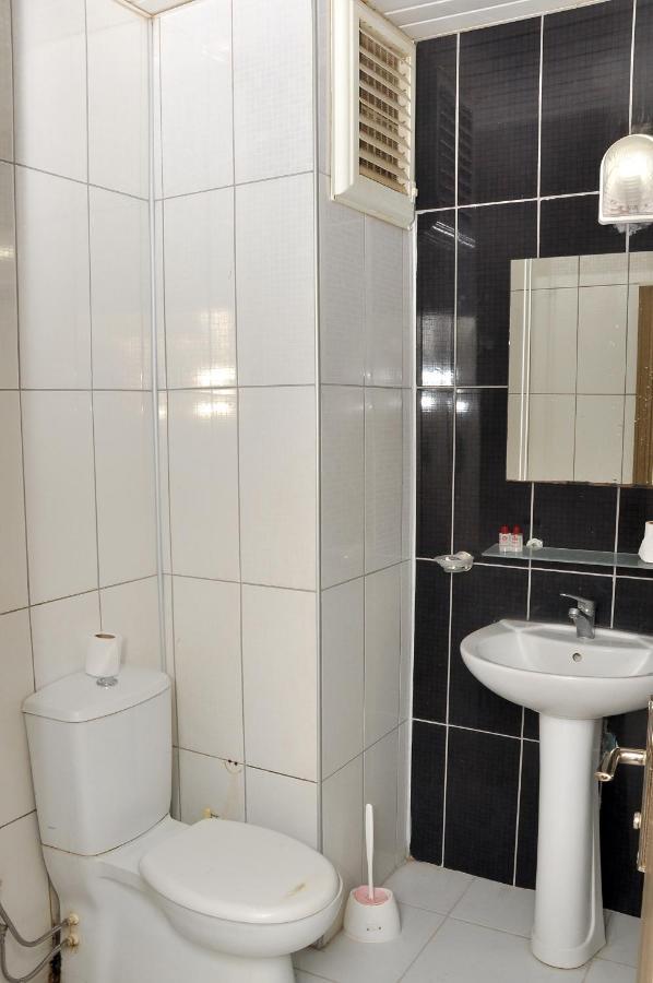 Cemre Otel Анталия Екстериор снимка